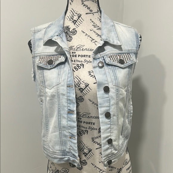 Jessica Simpson Light Wash Cropped Denim Vest Size XS - Picture 6 of 12